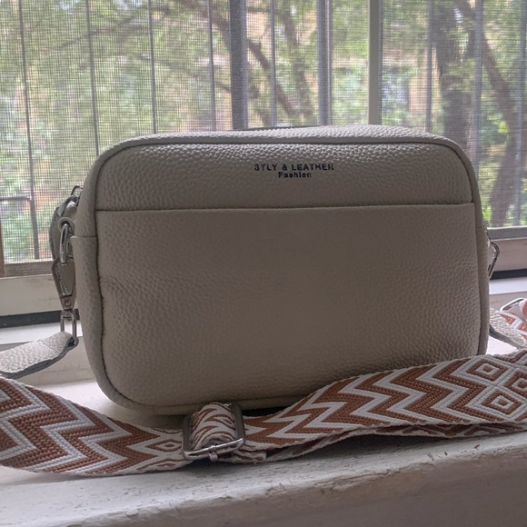 Vintage Handbags - 🥳2x Host pick🥳 genuine leather crossbody bag